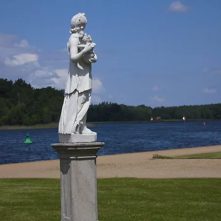 펜션 Foersterhaus Am Linowsee 라인스베르크